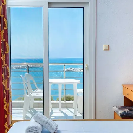 ホテル Papageorgiou 3*