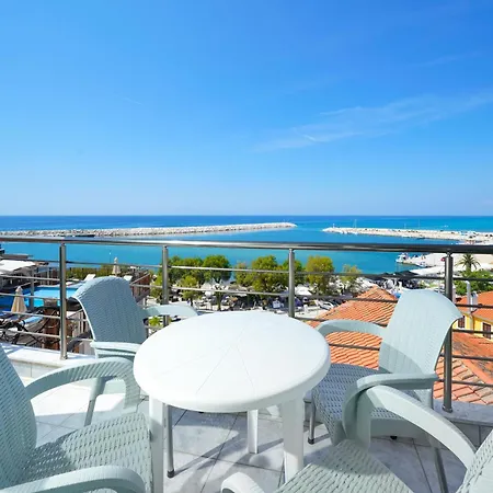 Papageorgiou מלון 3*